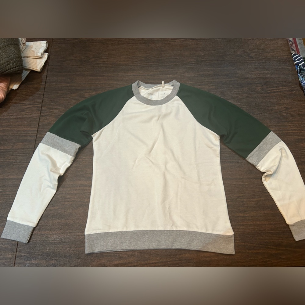 Antigua Women's Gray and Cream Raglan Tee